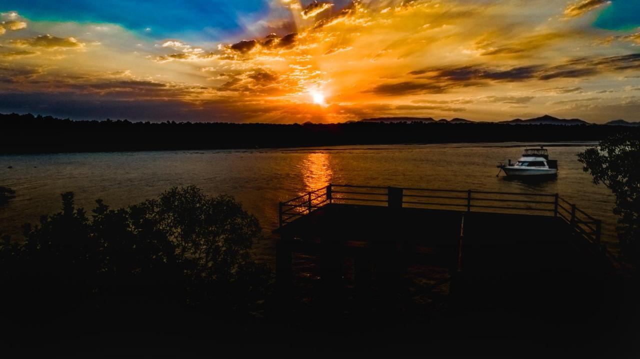 Lucinda Fishing Lodge エクステリア 写真